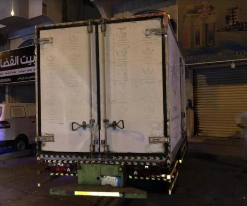 احتجاز 3100 سيارة نقل مخالفة بجدة
