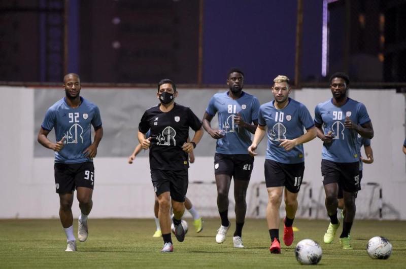 الشباب يعاود تدريباته بمشاركة إسبيريا