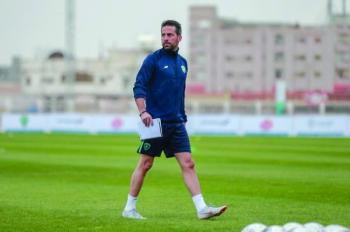 فيريرا يستدعي رباعي الشباب لمواجهة الساحل