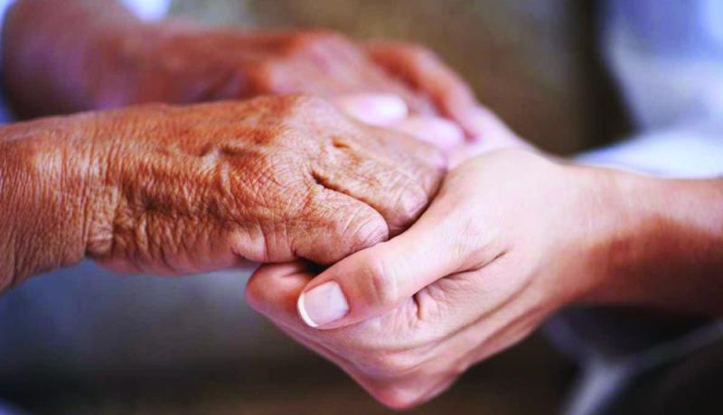 «وقار» تصل لمنازل كبار السن في «تحدي الأثر»