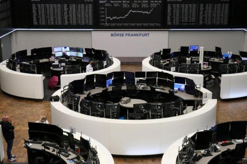 الأسهم الأوروبية تغلق فوق أدنى مستوياتها