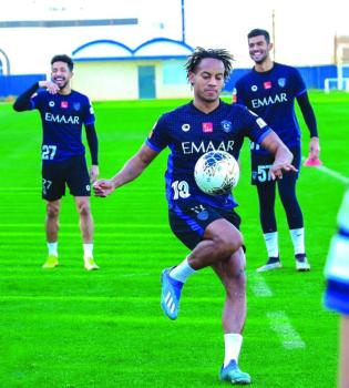 الهلال.. ينتعش بعودة كاريلو