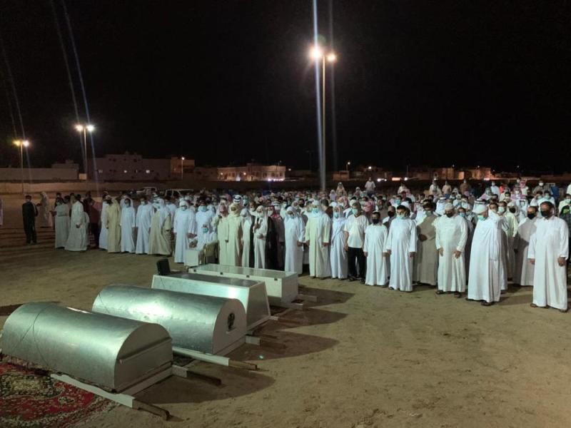 شاهد.. الأحساء تودع ضحايا جريمة «القتل الجماعي»
