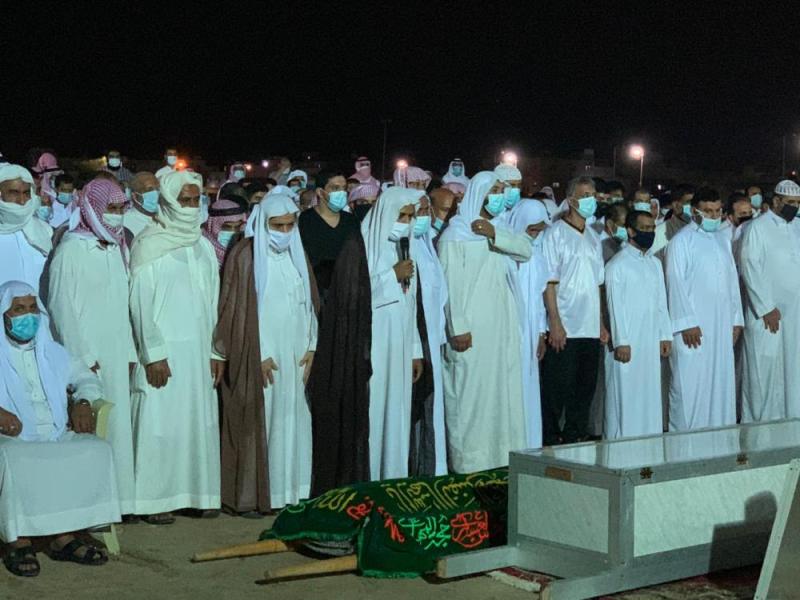 شاهد.. الأحساء تودع ضحايا جريمة «القتل الجماعي»