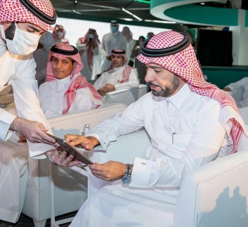 وزير الإسكان يدشن خدمة 