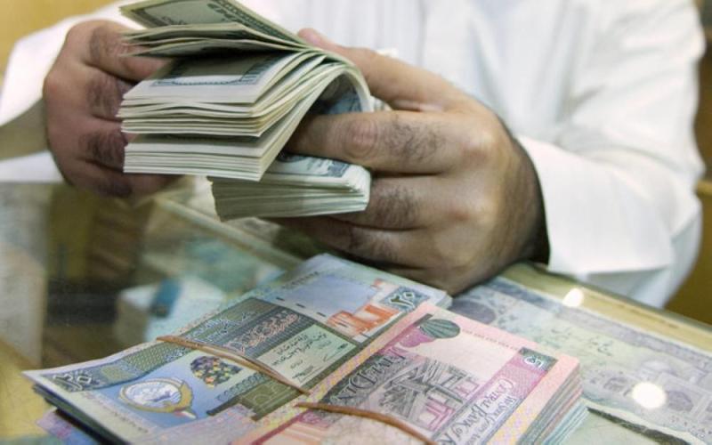 الكويت.. التحفظ على أموال 10 من مشاهير السوشيال ميديا