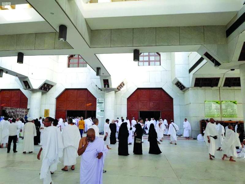 مسجد التنعيم.. معلم مميز يقصده الحجاج والمعتمرون