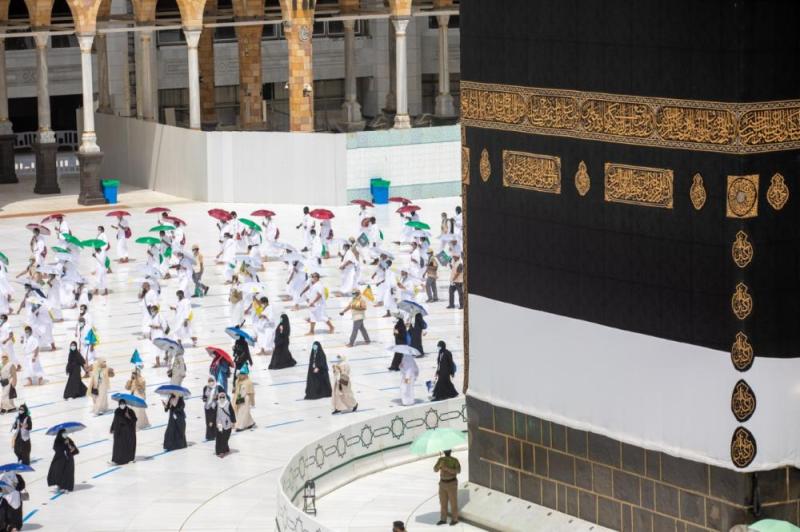 شاهد بالصور كيف قضى الحجاج يوم الترويه