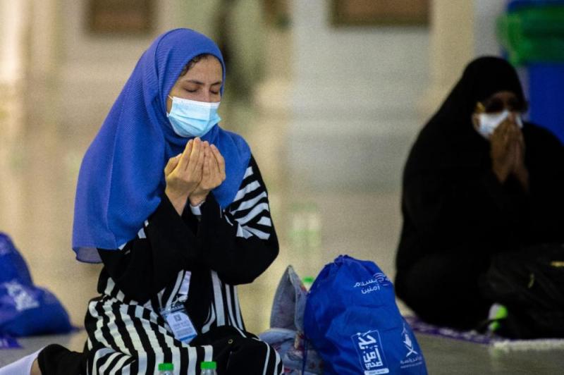 شاهد بالصور كيف قضى الحجاج يوم الترويه