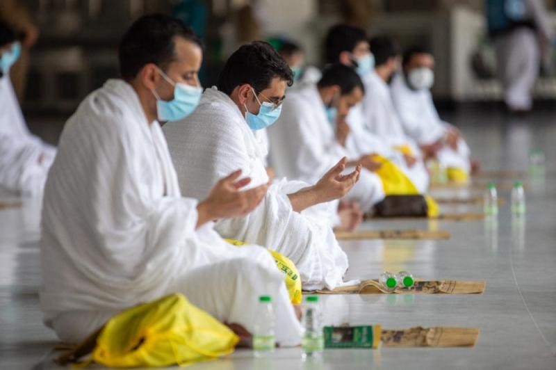 شاهد بالصور كيف قضى الحجاج يوم الترويه