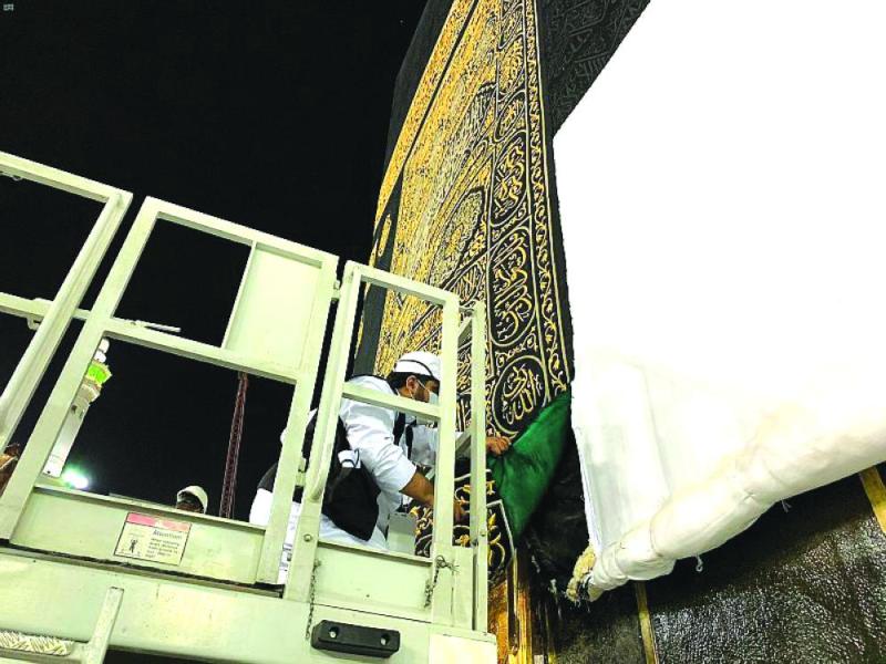 53 قطعة مذهبة بـ «كسوة الكعبة المشرفة»