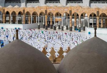 «العالم الإسلامي» تشيد بالنجاح المتميز لخطة الحج 