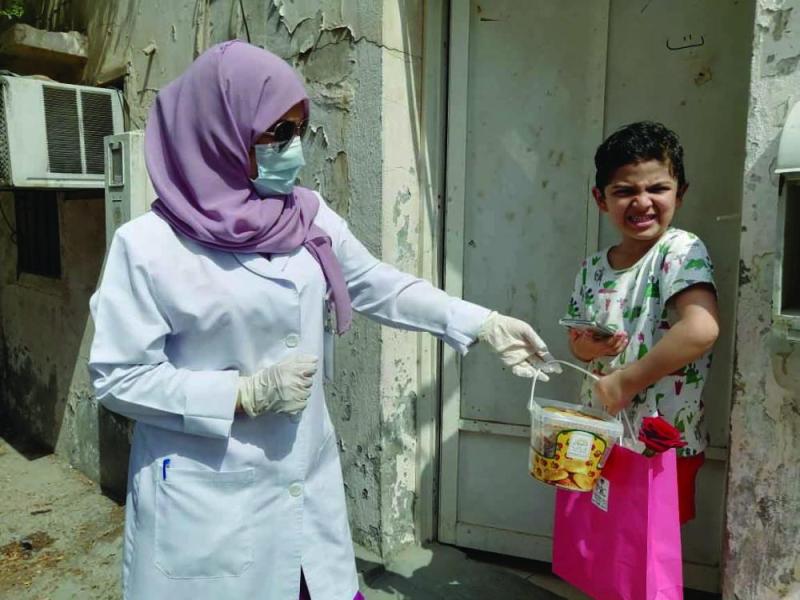 هدايا العيد لمرضى «الطب المنزلي» بالقطيف