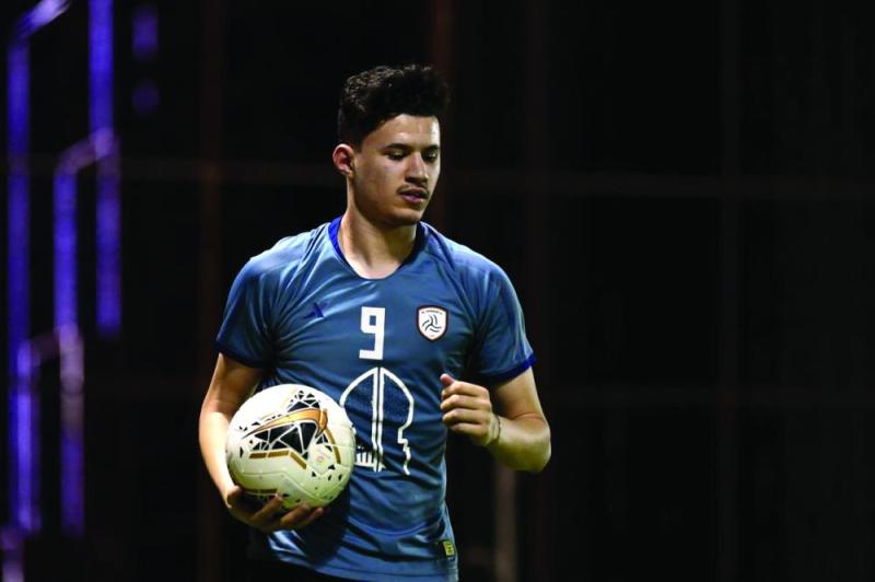 الليوث يتفوقون على الفرسان تاريخيا