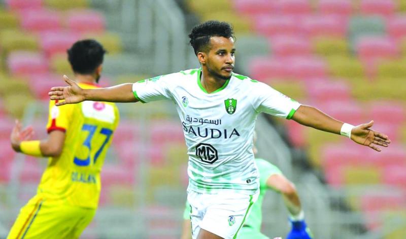 الأهلي يقفر للثالث برباعية الحزم