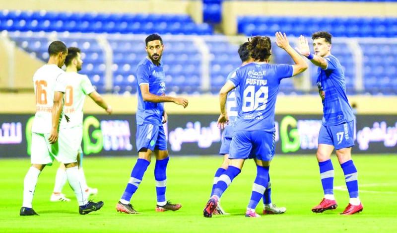 «الفوز» يرفع معنويات الفتح للبقاء