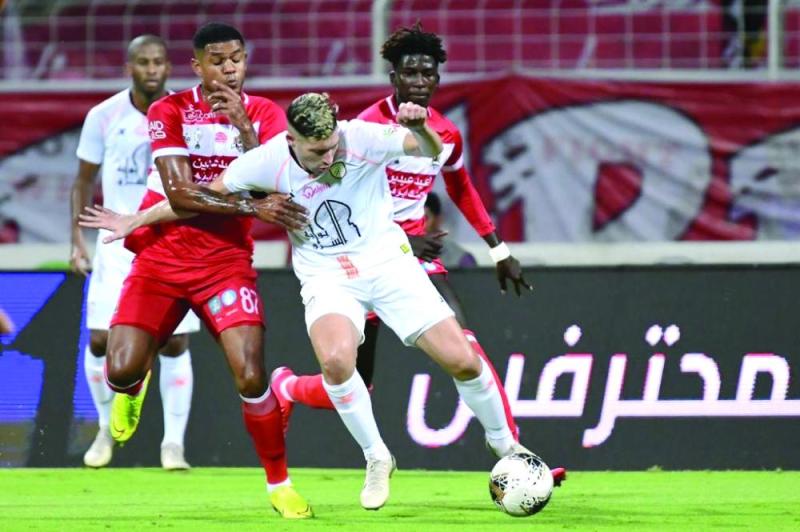 الشباب ينتفض بثلاثية في الوحدة