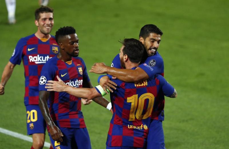 برشلونة يهزم نابولي بثلاثية ويبلغ دور الثمانية