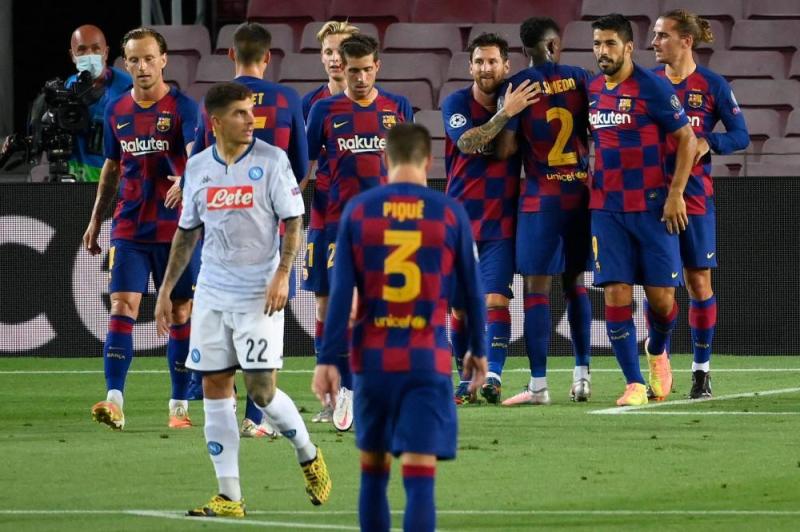 برشلونة يهزم نابولي بثلاثية ويبلغ دور الثمانية