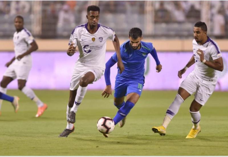 هل يباغت النموذجي البطل المنتظر؟
