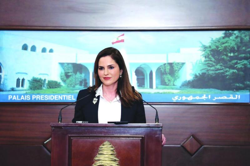 الاستقالات تتوالى في لبنان.. وزيران و6 نواب