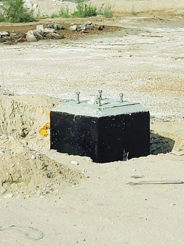 تركيب قواعد إنارة المربع «د» بـ«صواري الخبر»