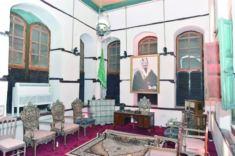«بيت نصيف».. أصالة الماضي في قلب «العروس»