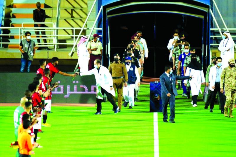 «عدسة الميدان» (ممر شرفي لأبطال الصحة والأمن)
