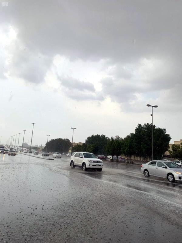 'الأرصاد' أمطار ورياح على عدة مناطق