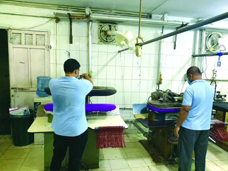 مغاسل الملابس «بؤر» لتفشي العدوى