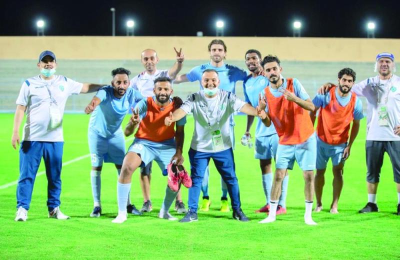 الباطن يعبر الخليج ويواصل مطاردة العين