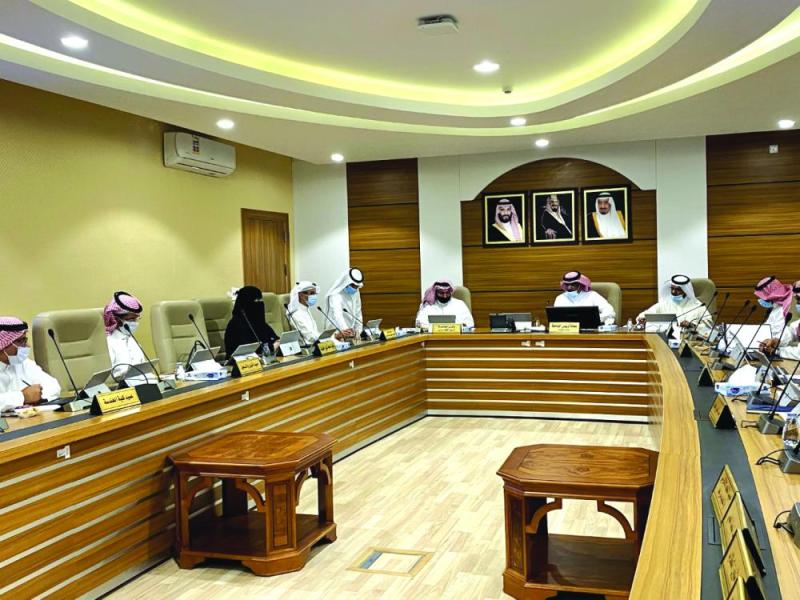 تدريس المقررات النظرية بجامعة بيشة «افتراضيا»