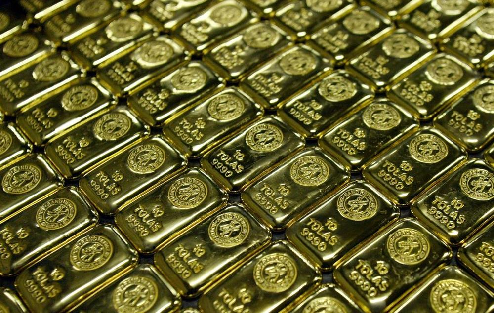 الذهب يتراجع عن أعلى مستوى في أسبوع