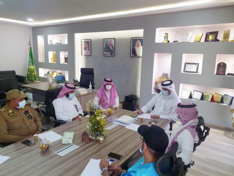 «لجنة سكن العمالة» تبحث تطور الوضع الوبائي