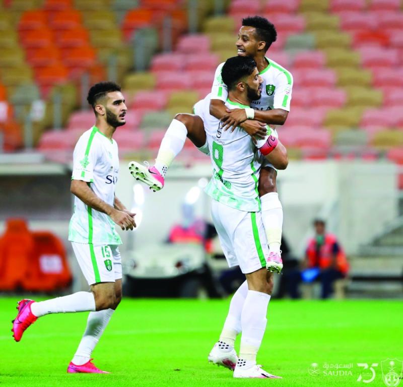 الأهلي ينتظر الغائبين والمكافآت ترفع المعنويات