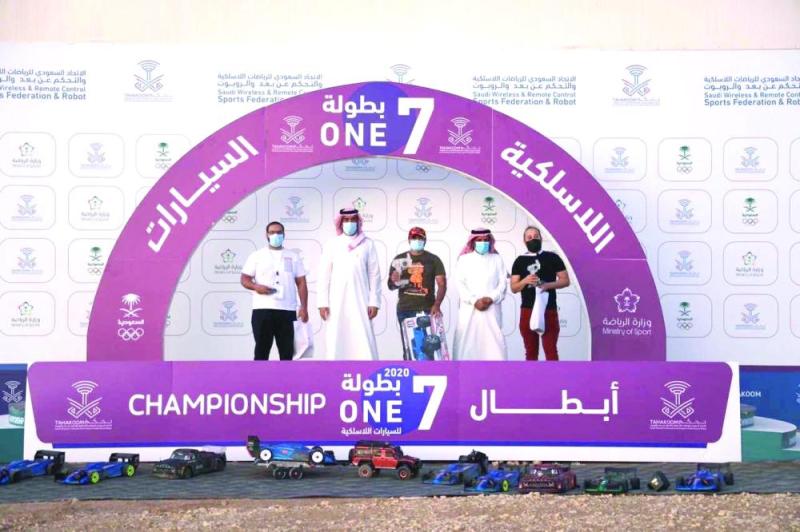 «تحكم» يتوج 3 فائزين في بطولة 7/‏1 للسيارات اللاسلكية
