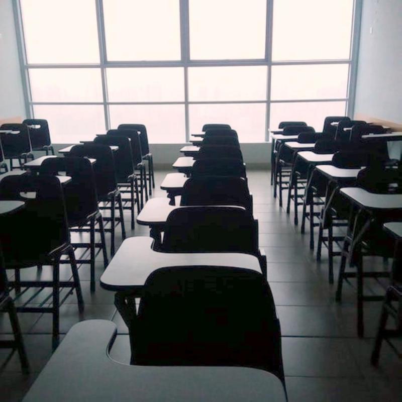 أطباء : توقف المدارس أخطر على الأطفال من كورونا