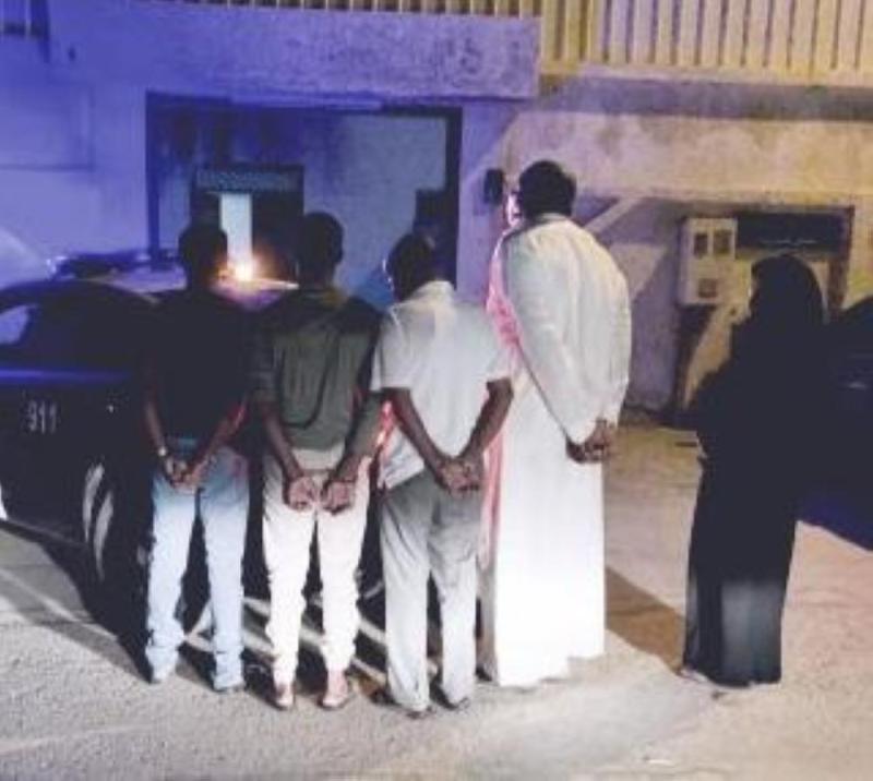 القبض على 5 أفارقة يصنعون الخمور بالرياض