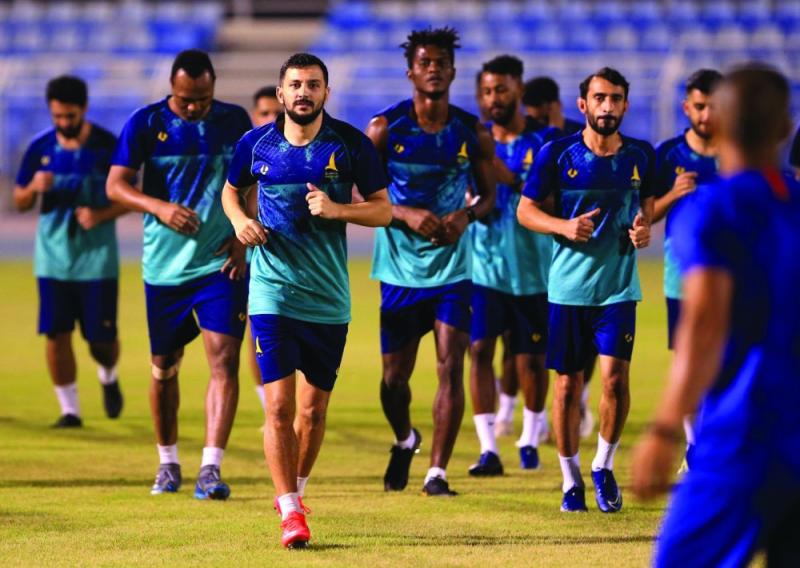 الخليج يحفز لاعبيه «بالمكافآت»