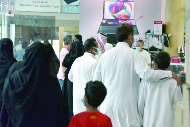 سباق «الساعات الأخيرة» يقفز بأسعار الحاسبات