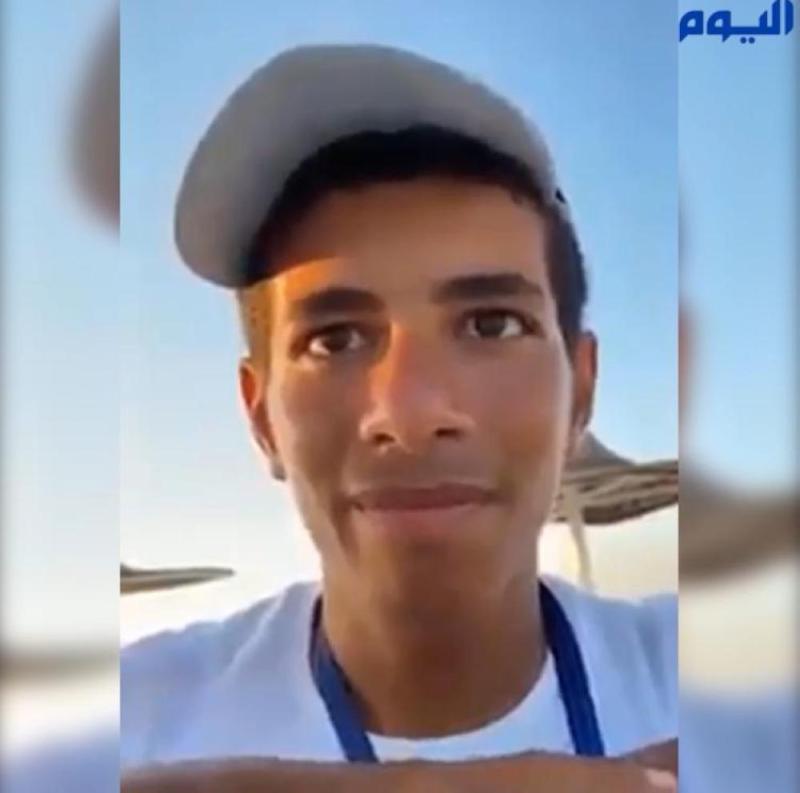 «بائع الفريسكا».. منحة دراسية بكلية الطب و«آل الشيخ» يبحث عنه