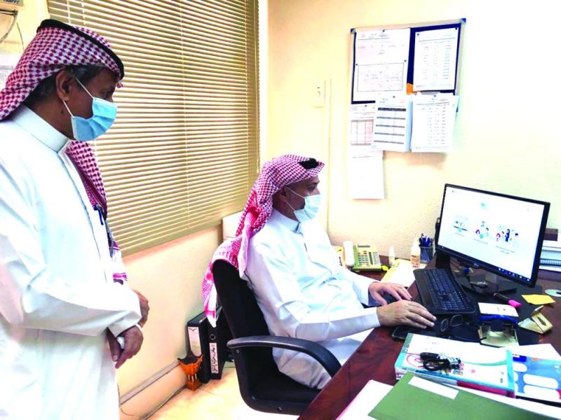اليوم الأول.. «ارتباك» في التعامل مع «مدرستي»