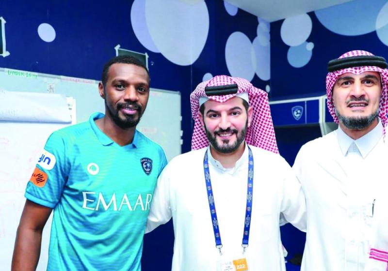 ابن نافل.. يضاعف المكافآت لأبطال الثنائية