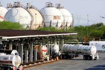 النفط يرتفع بفعل نشاط «الصناعات التحويلية»