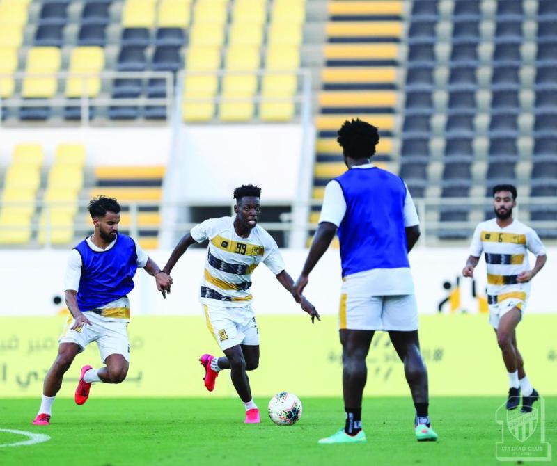 كاريلي يبحث عن بديل للبيشي أمام النصر
