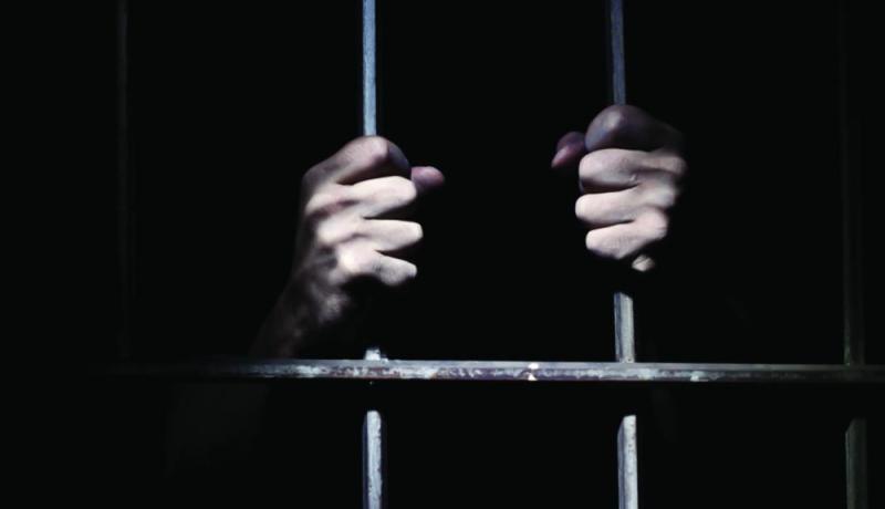 إحالة وافد حول مسكنه إلى عيادة أسنان لـ«النيابة»