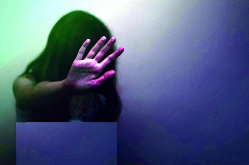 تبتر ذراعها للحصول على مليوني دولار