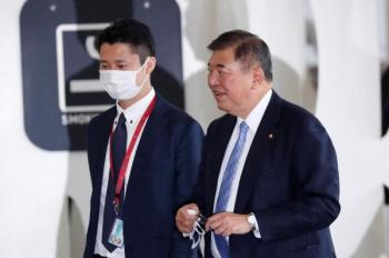 الحزب الحاكم في اليابان يختار خليفة شينزو آبي