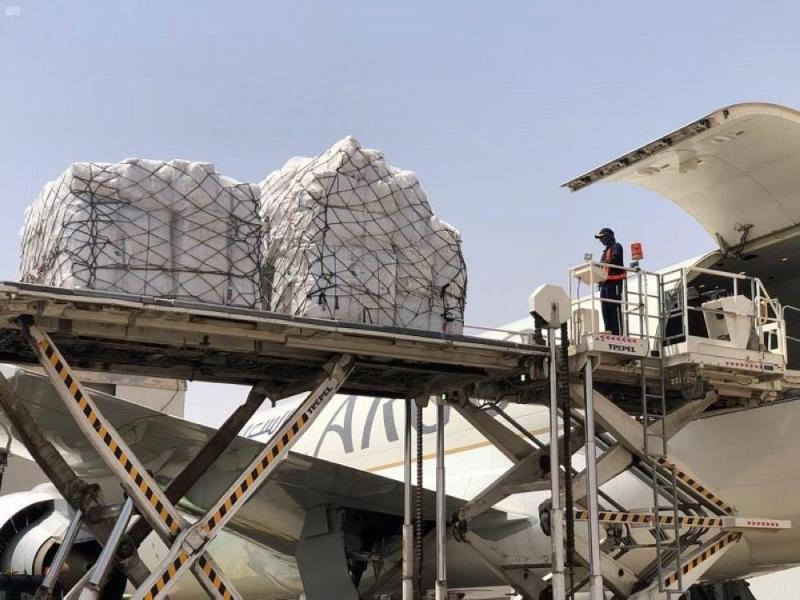 وصول الطائرة الإغاثية الثانية لمساعدة منكوبي الفيضانات في السودان