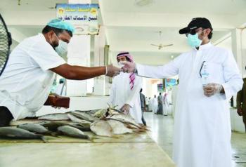 أسماك جازان.. ثروة غذائية متجددة
